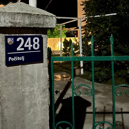 House דירה Pocitelj