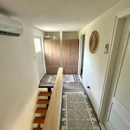 Apartament House *