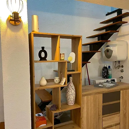 House * Pocitelj
